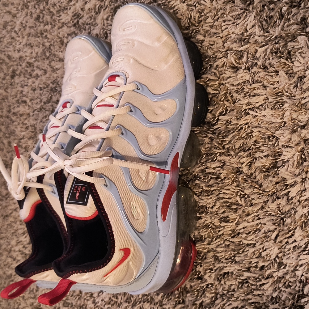 Nike Air VaporMax Plus - White and Red Accents - Picture 8 of 8
